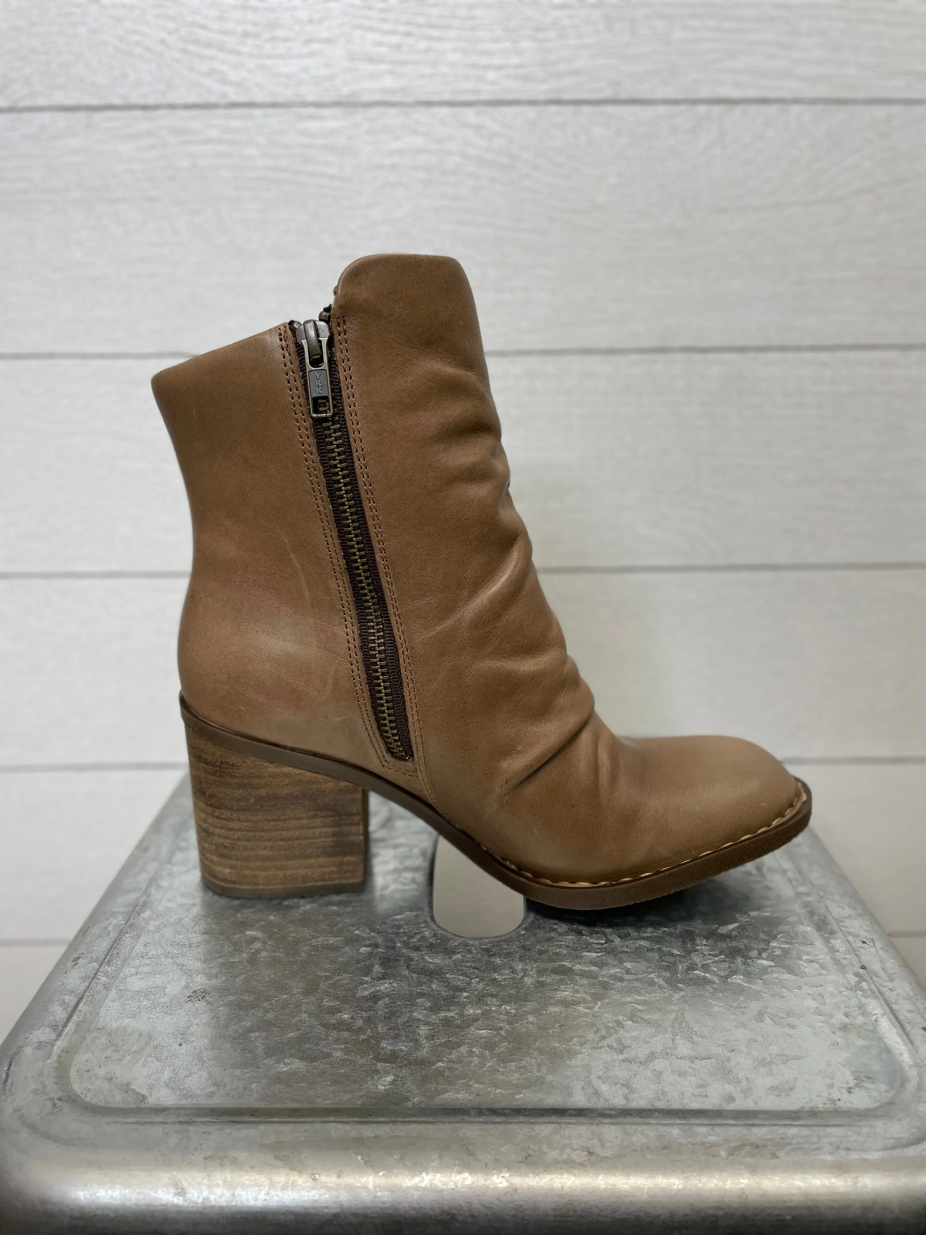 BORN | Toni Boot | Taupe