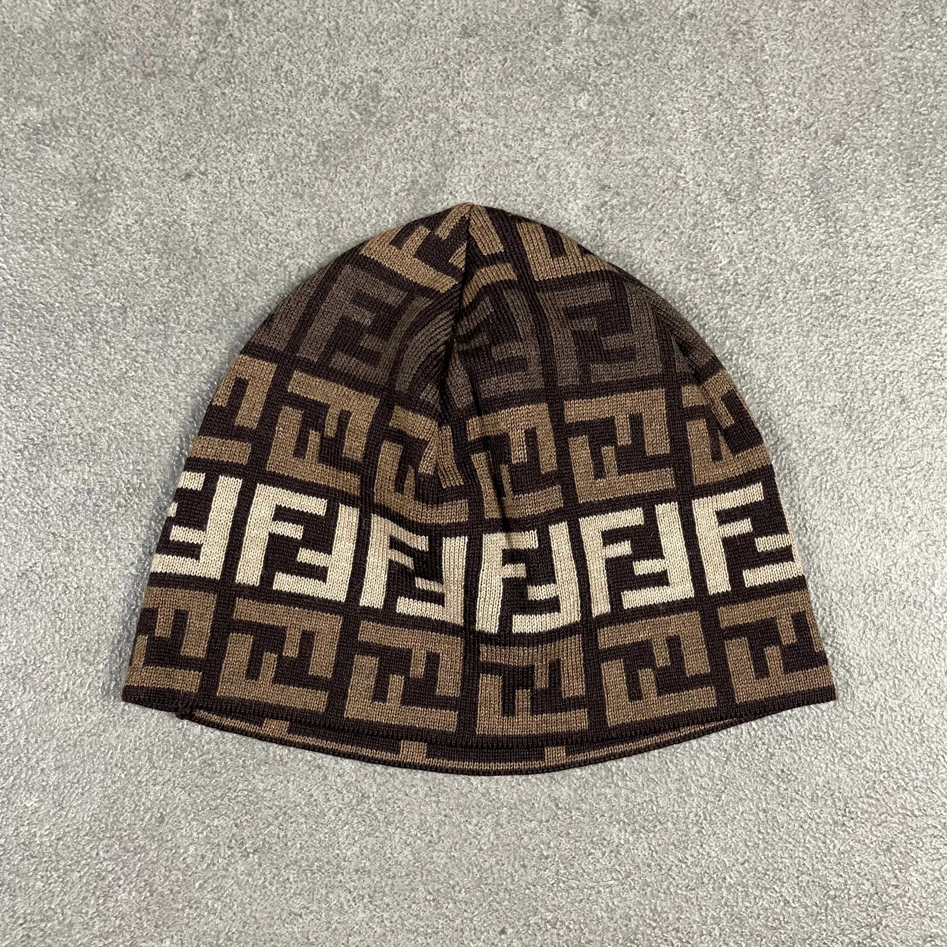 Fendi Set : Scarf + Beanie