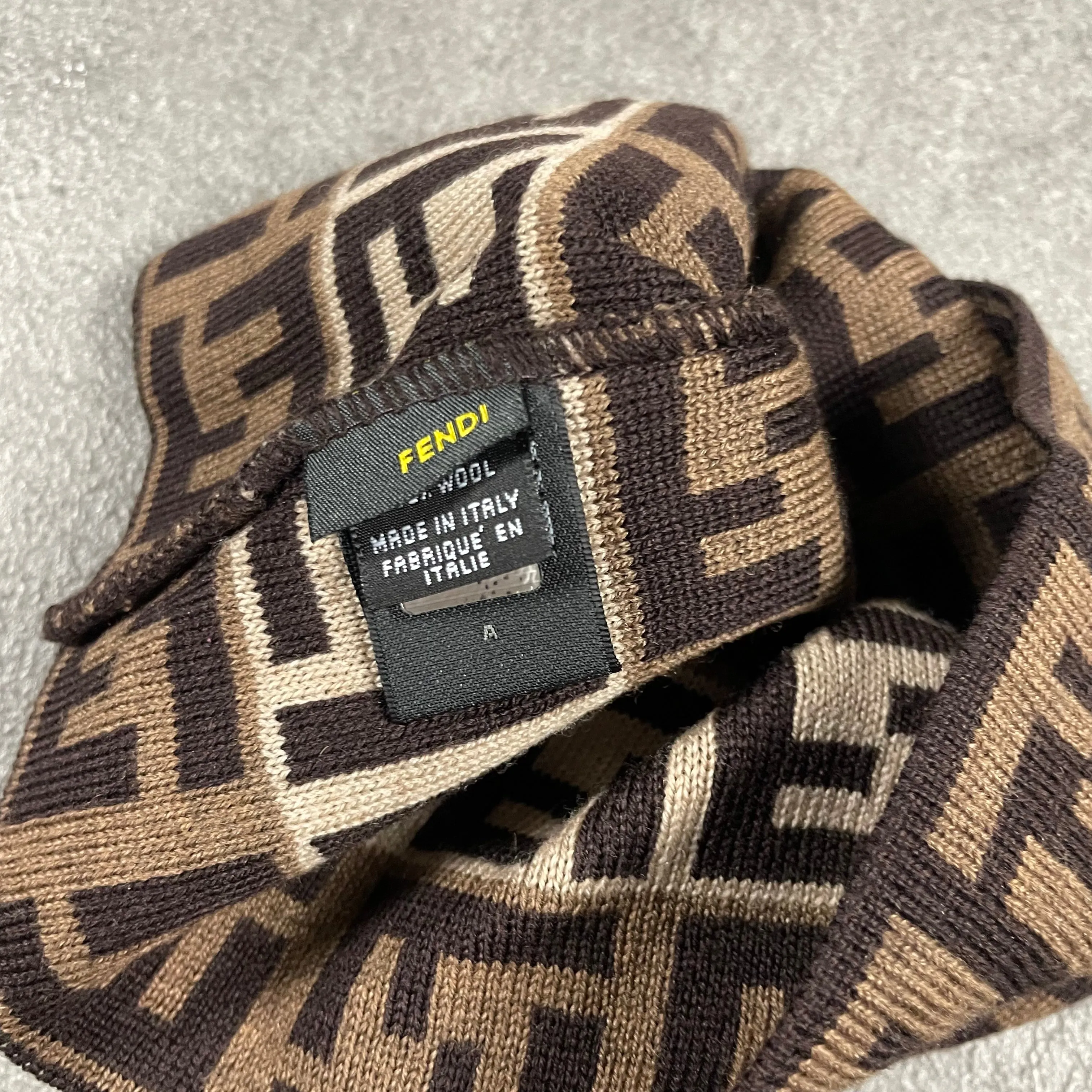 Fendi Set : Scarf + Beanie