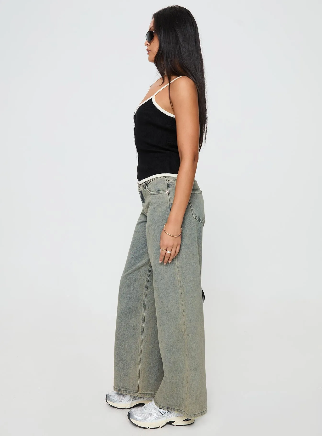 Jaycee Low Rise Wide Leg Jeans Antique Wash