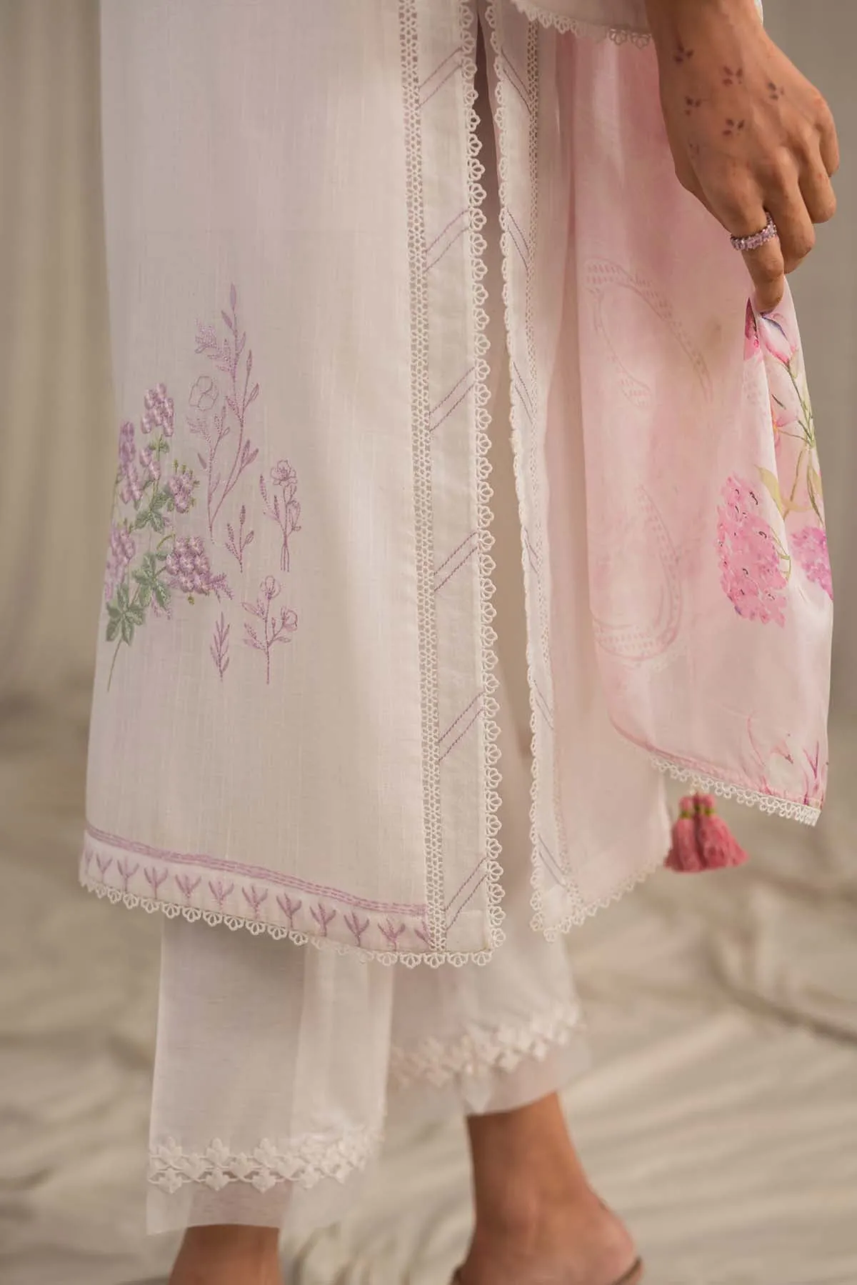 Mirage by Sahar Embroidered Luxury Lawn Unstitched 3Pc Suit S24-ES-L1-05