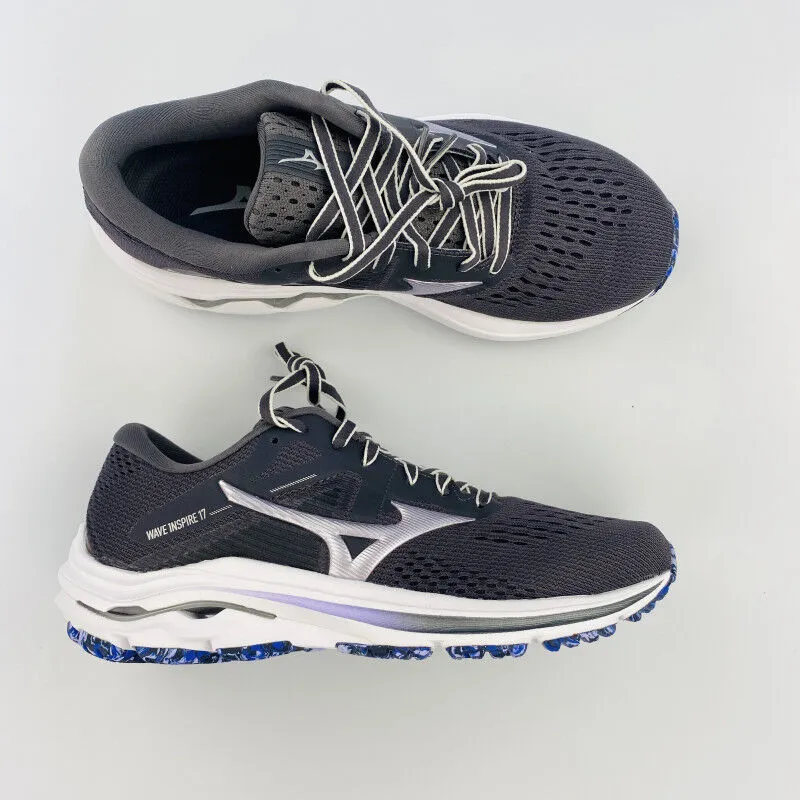 Mizuno Wave Inspire 17 - Second Hand Running shoes - Women's - Grey - 39 | Hardloop