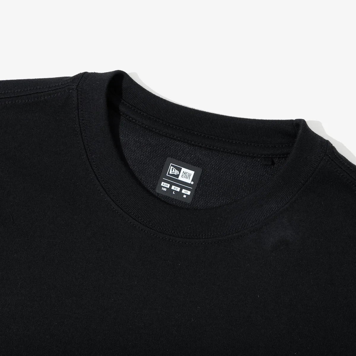 New Era  |Unisex Oversized Logos on the Sleeves Logo T-Shirts