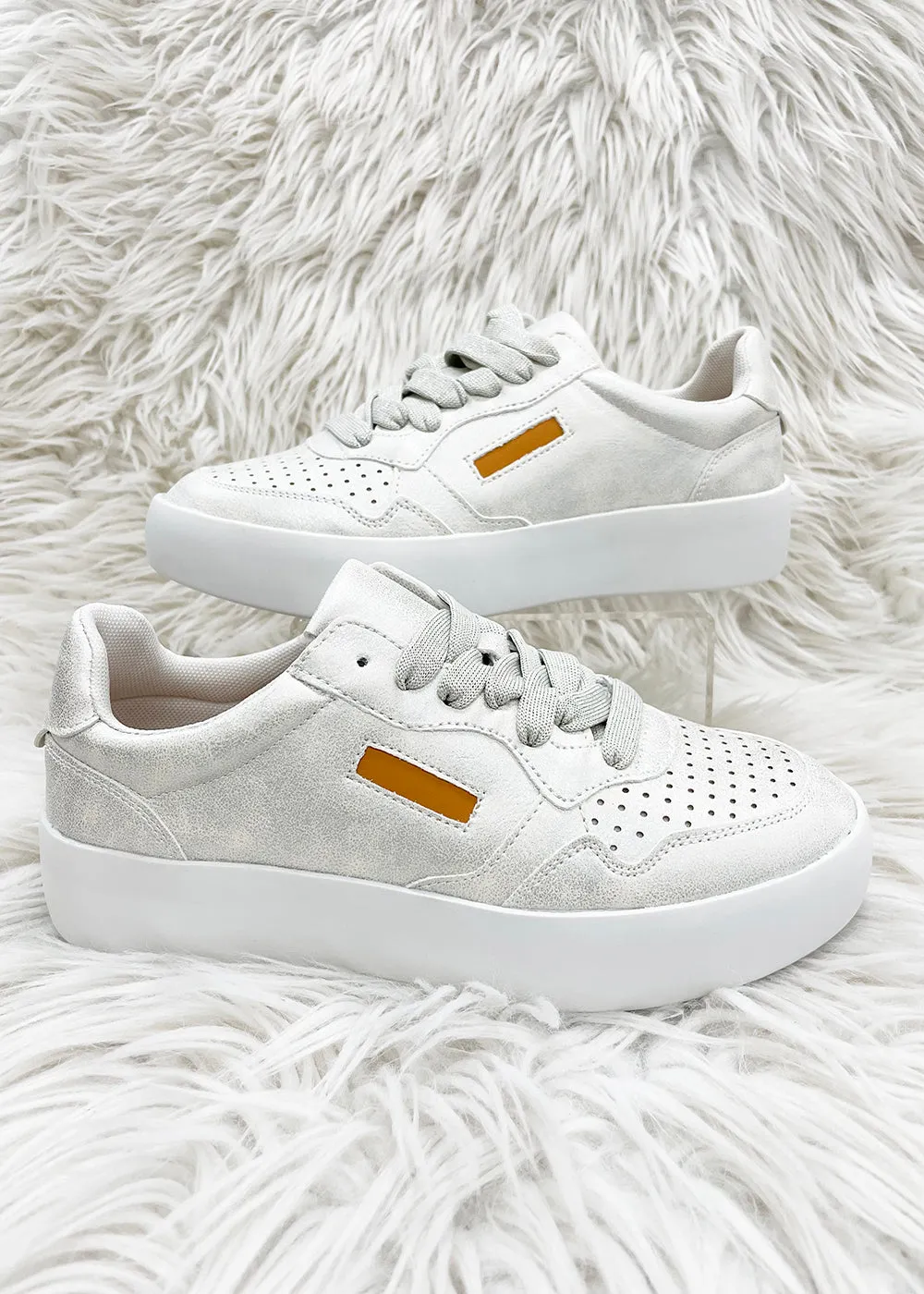 Shaula Sneaker