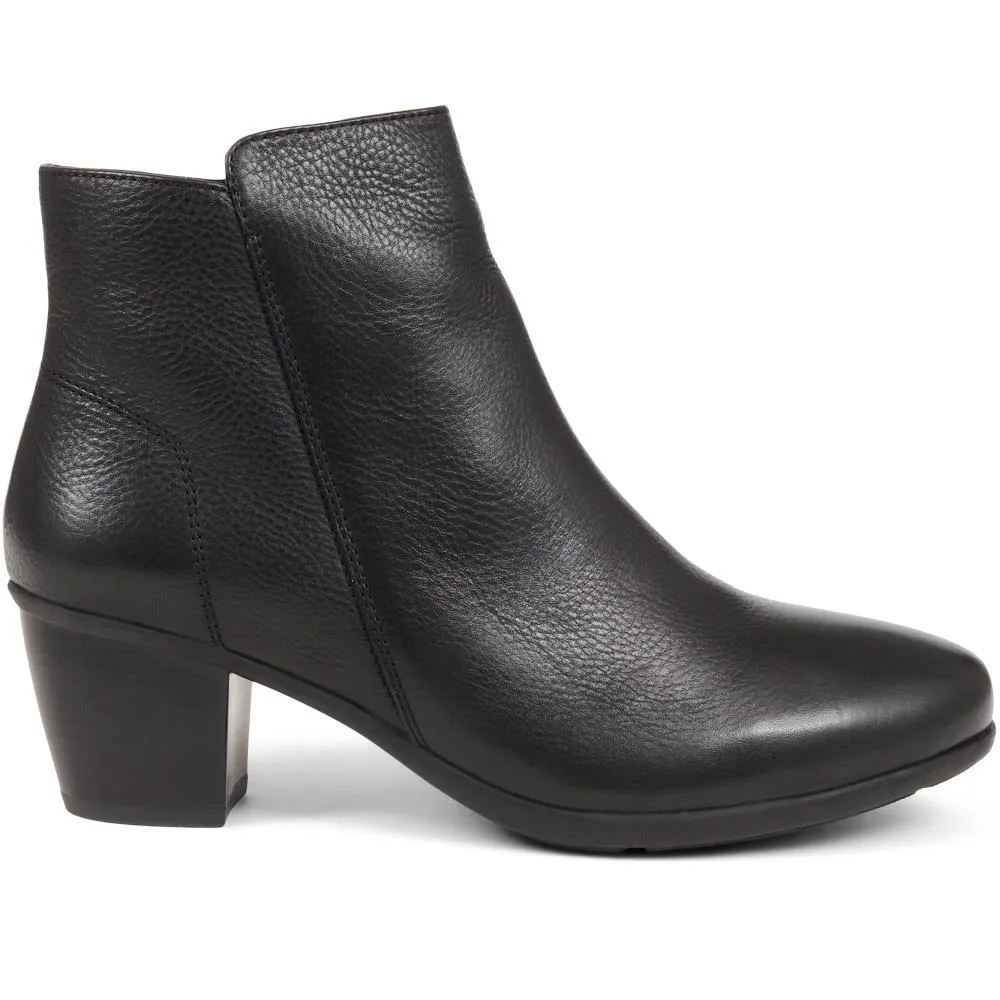 Smart Heeled Ankle Boots - RNB38001 / 324 502