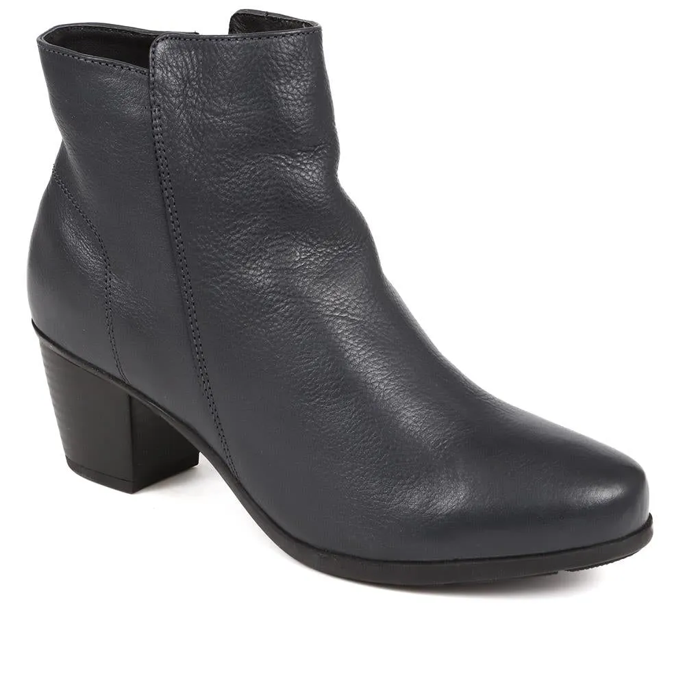 Smart Heeled Ankle Boots - RNB38001 / 324 502